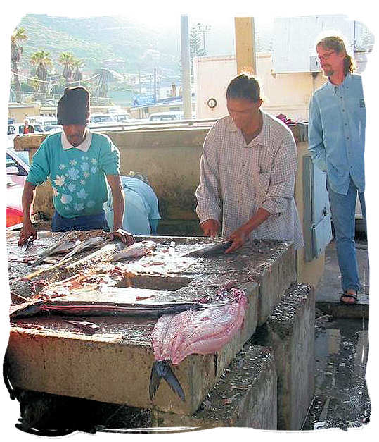 Cleaning snoek in Houtbaai - South African food adventure, South Africa food