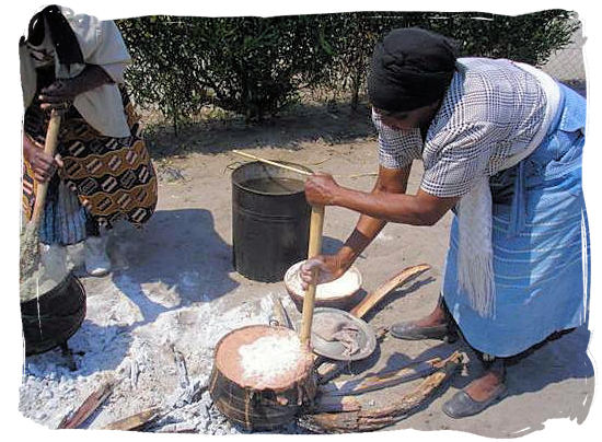 Cooking mieliepap (maize porridge), like it was done in the old days - South Africa food history and culture